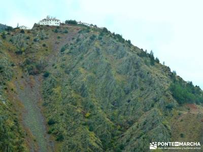 Atazar a Patones; Senda Genaro GR-300; botas de montaña;pueblos con encanto